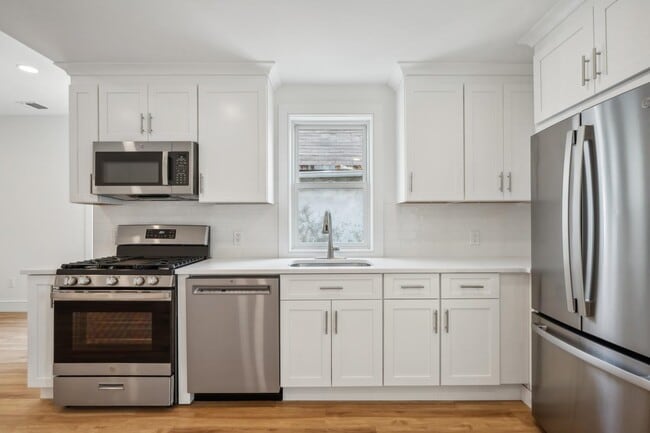 Building Photo - 215 Harrison Ave