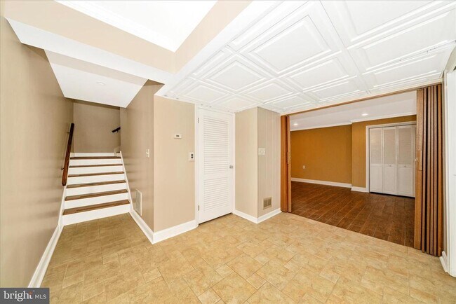 Building Photo - 1925 Pagebrook Rd