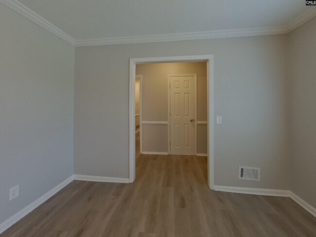 Building Photo - 3959 Notre Dame Pass