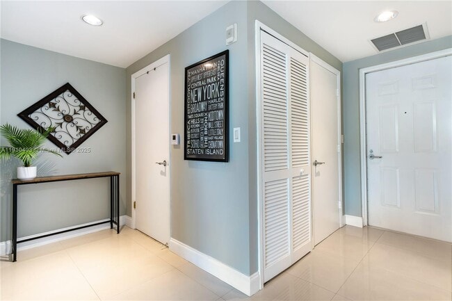 Building Photo - 7270 SW 88th St