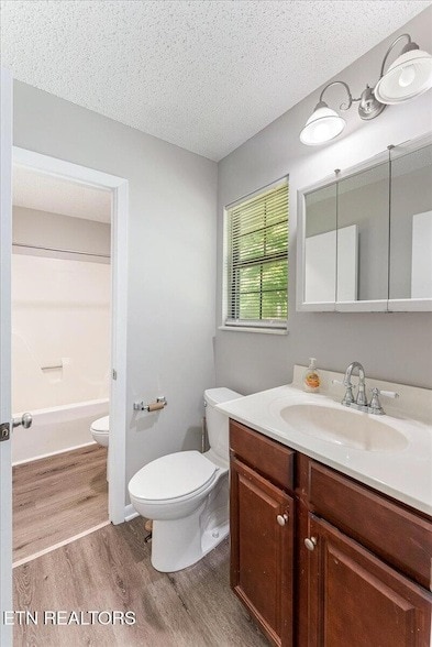 Building Photo - 5917 W Pine Ln