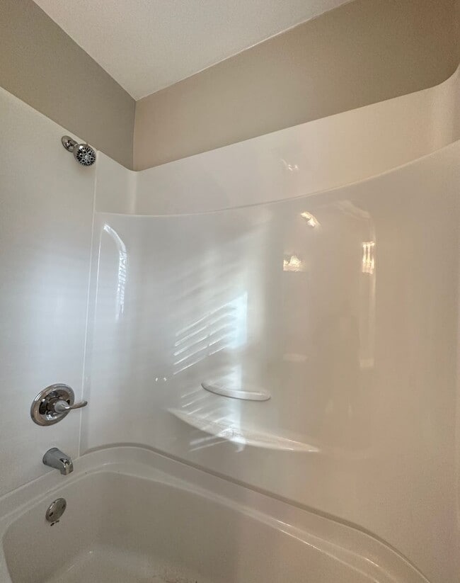Building Photo - Newly Renovated Charming Home for Rent in South Hill