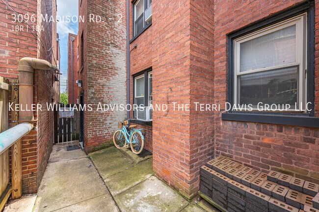 Building Photo - 3096 Madison Rd
