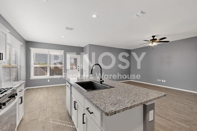 Building Photo - Completely Refreshed Fort Worth Home **** One month Rent Concession*****