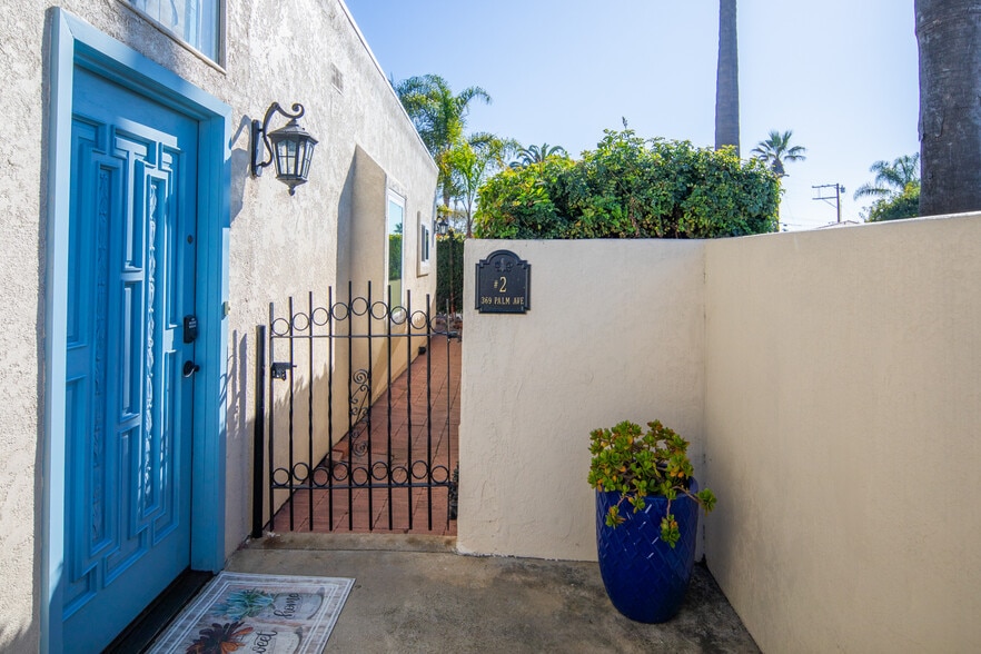 Brick entry to back patio - 369 Palm Ave