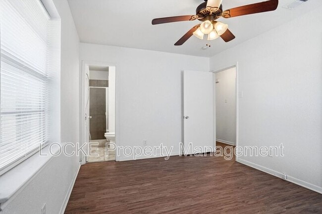 Building Photo - 924 Wisteria Way