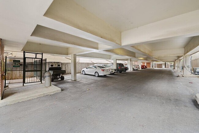 Building Photo - 2811 Rio Grande St