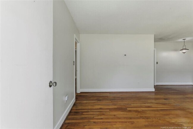 Building Photo - 2902 Cornell Dr