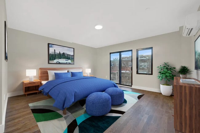 Building Photo - 694 E 38th St