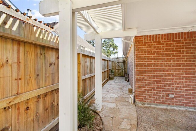 Building Photo - 23122 Beech Canyon Dr