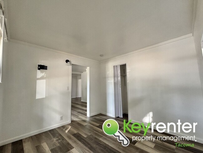 Building Photo - Fully Remodeled Tacoma Home with Detached ...