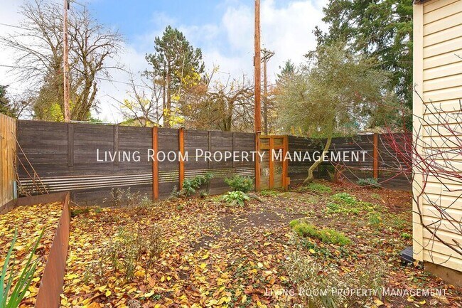 Building Photo - 8414 N Peninsular Ave