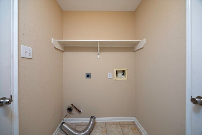 Building Photo - 1207 Bartlett Cove Dr