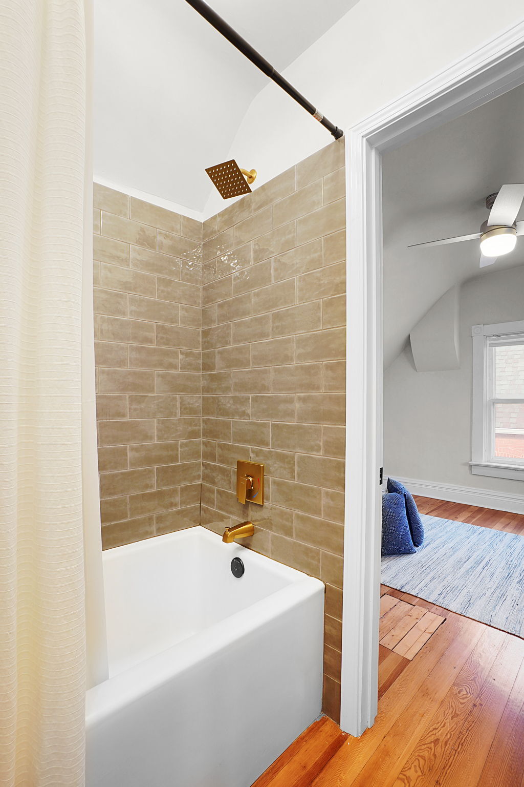 Building Photo - 1015 N 5th St