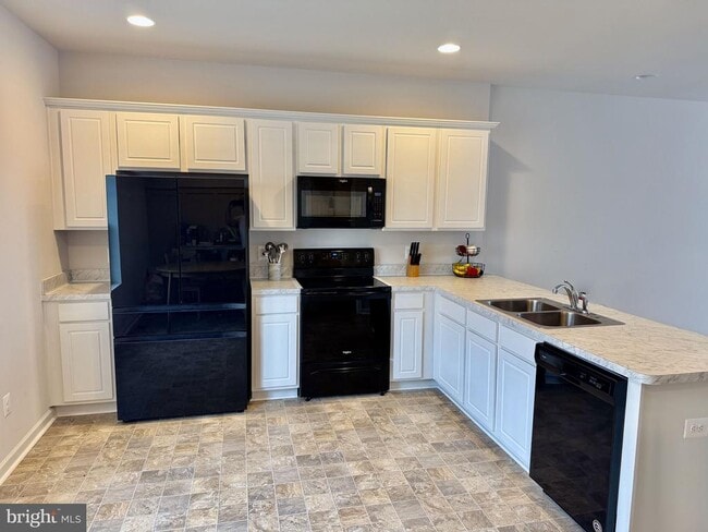 Building Photo - 242 Norland Knoll Dr