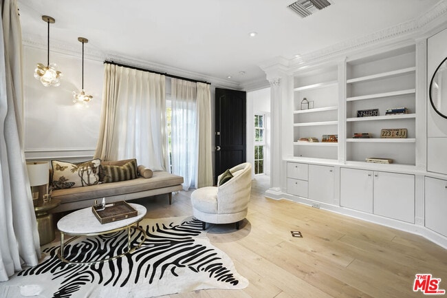 Building Photo - 23255 Mariposa De Oro St