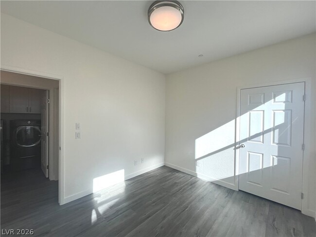 Building Photo - 1533 Franklin Ln