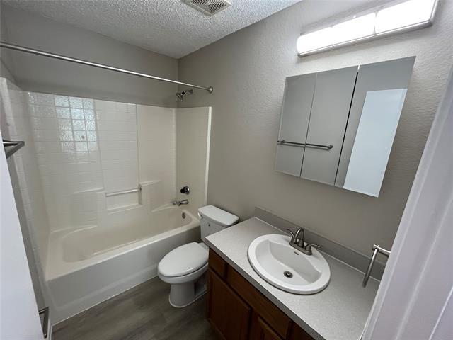 Building Photo - 3840 Scarsdale Ln