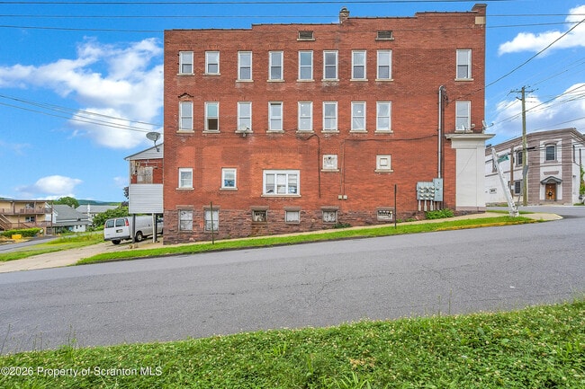 Building Photo - 380 Scott St