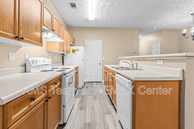 Building Photo - 4932 Vireo Dr