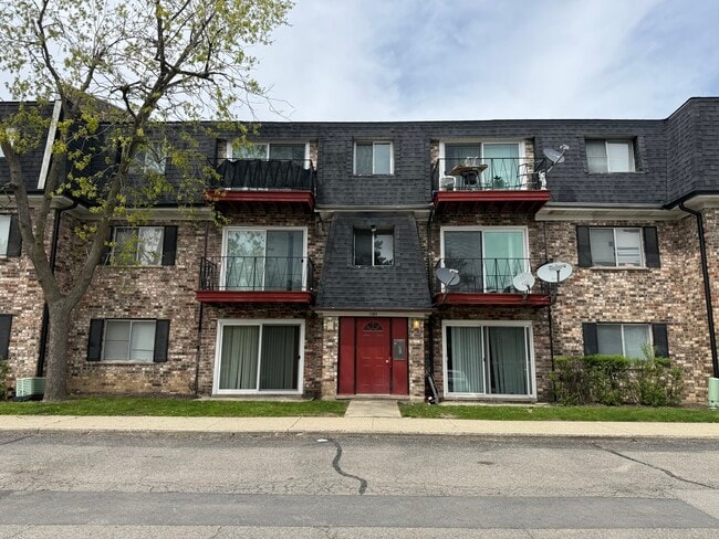 Building Photo - 1703 W Mansard Ln