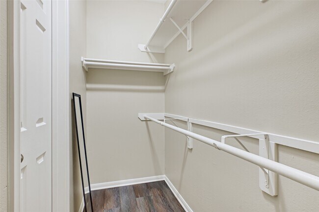 Building Photo - 1100 Augusta Dr