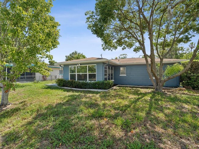 Building Photo - 5425 Waters Edge Dr