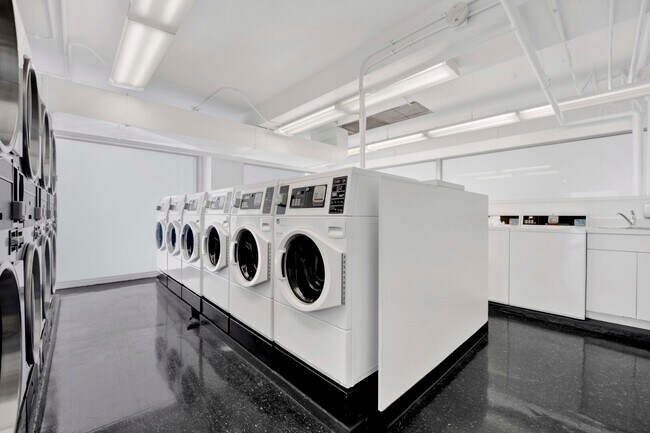 Building Photo - 900 N Lake Shore Dr