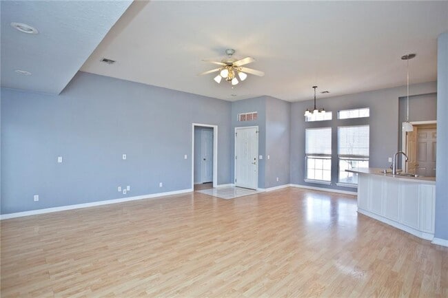 Building Photo - 281 Stein St