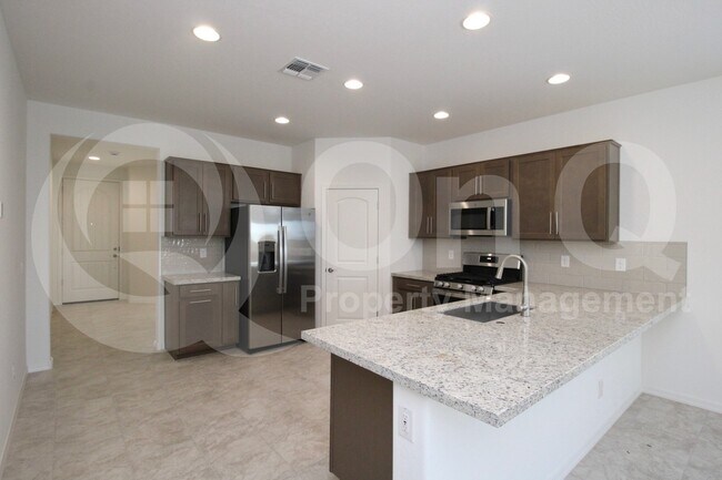 Building Photo - 8810 W Pasadena Ave