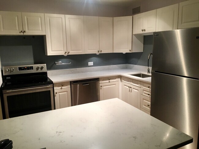 Kitchen Island - 3930 N Pine Grove Ave