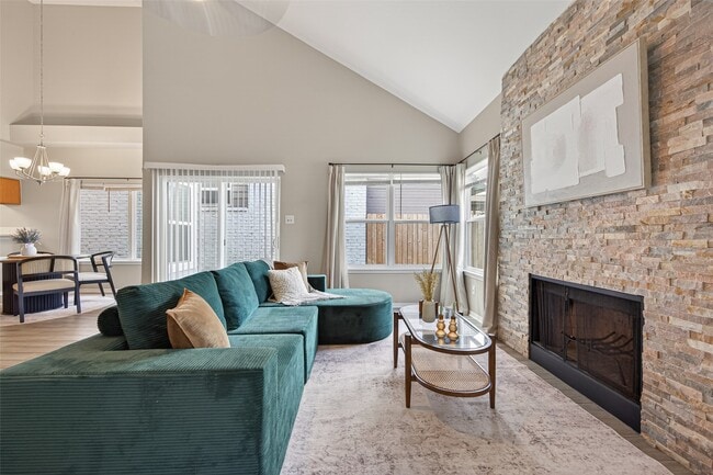 Building Photo - 6635 Queensclub Dr