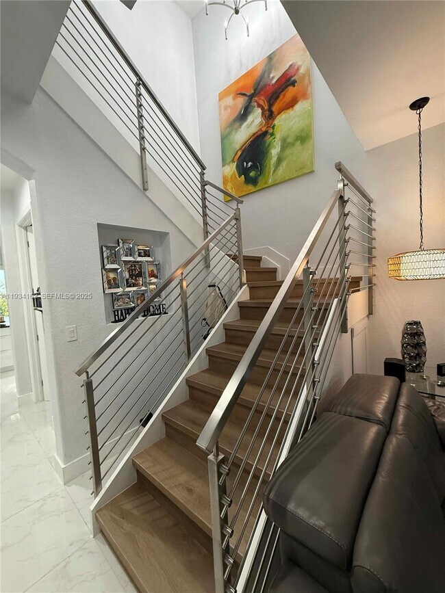 Building Photo - 6923 Julia Gardens Dr