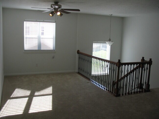 Building Photo - Fishers 4BDRM, 2.5BA home near Hamilton Town Center!