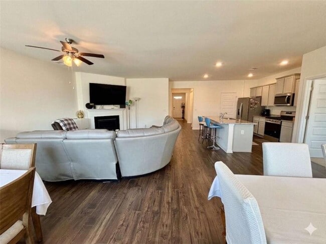 Building Photo - 95 Condor Ct