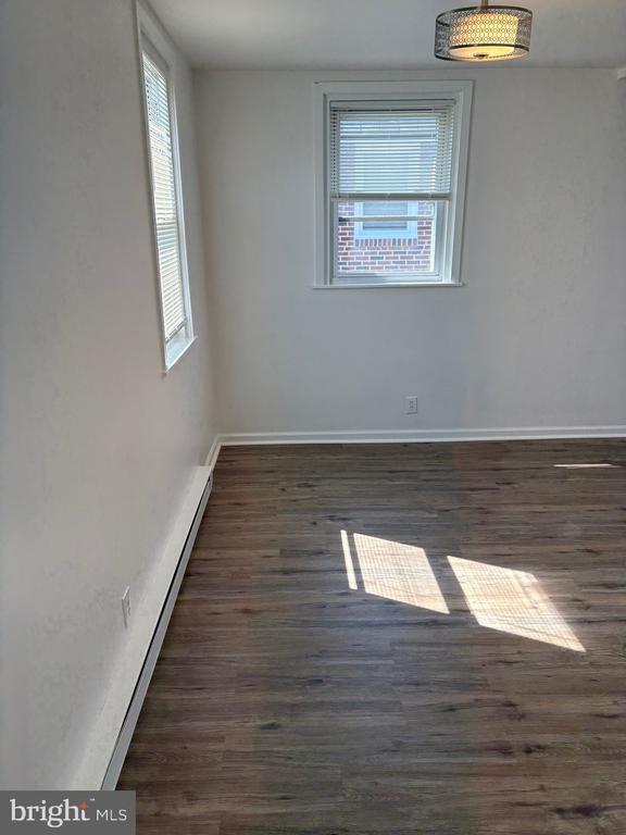Building Photo - 1031 Fanshawe St