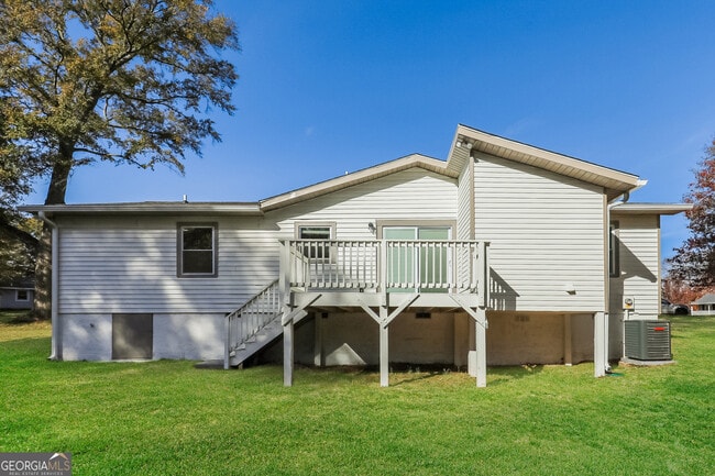 Building Photo - 219 Deerfield Dr