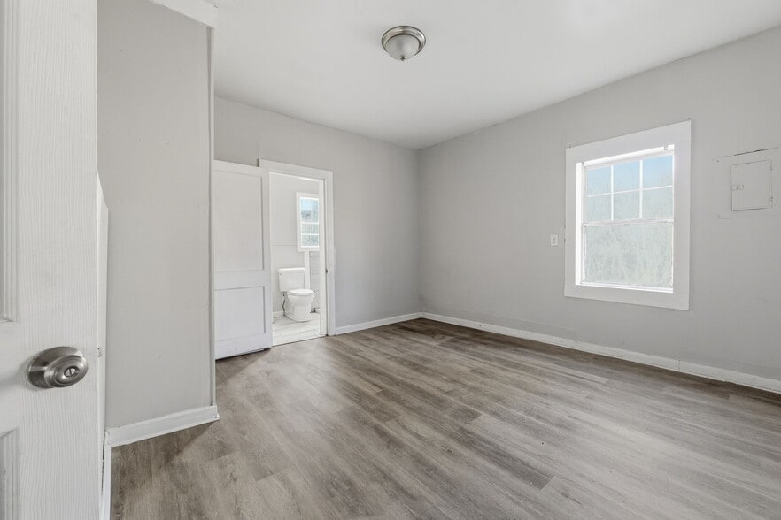 Building Photo - 320 Old Pne Hl Rd