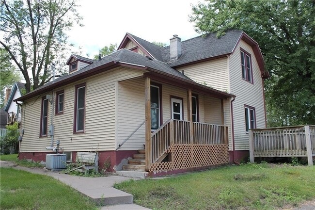 Building Photo - 113 St Louis St