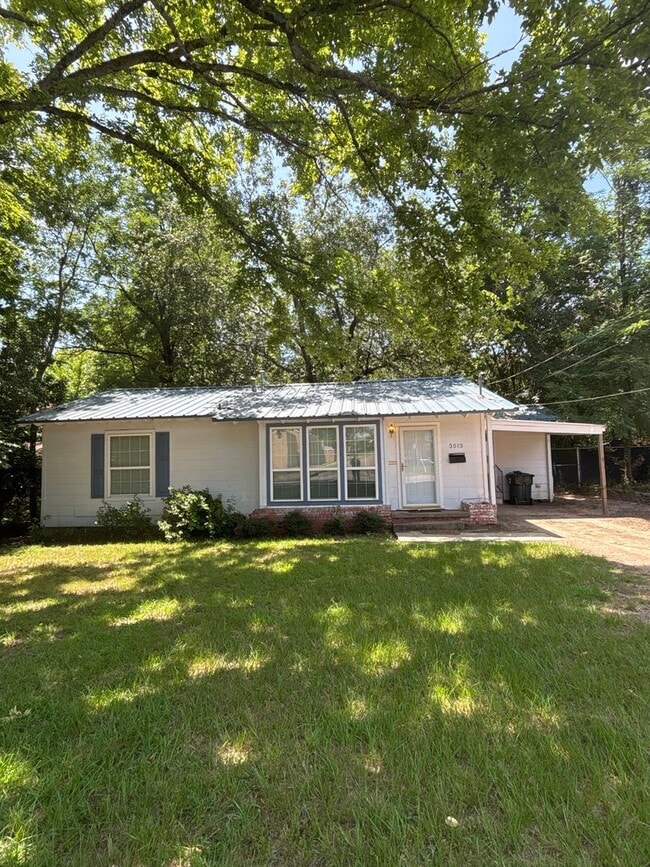Building Photo - Cute 2/2/1 in the heart of Pollard Park area!