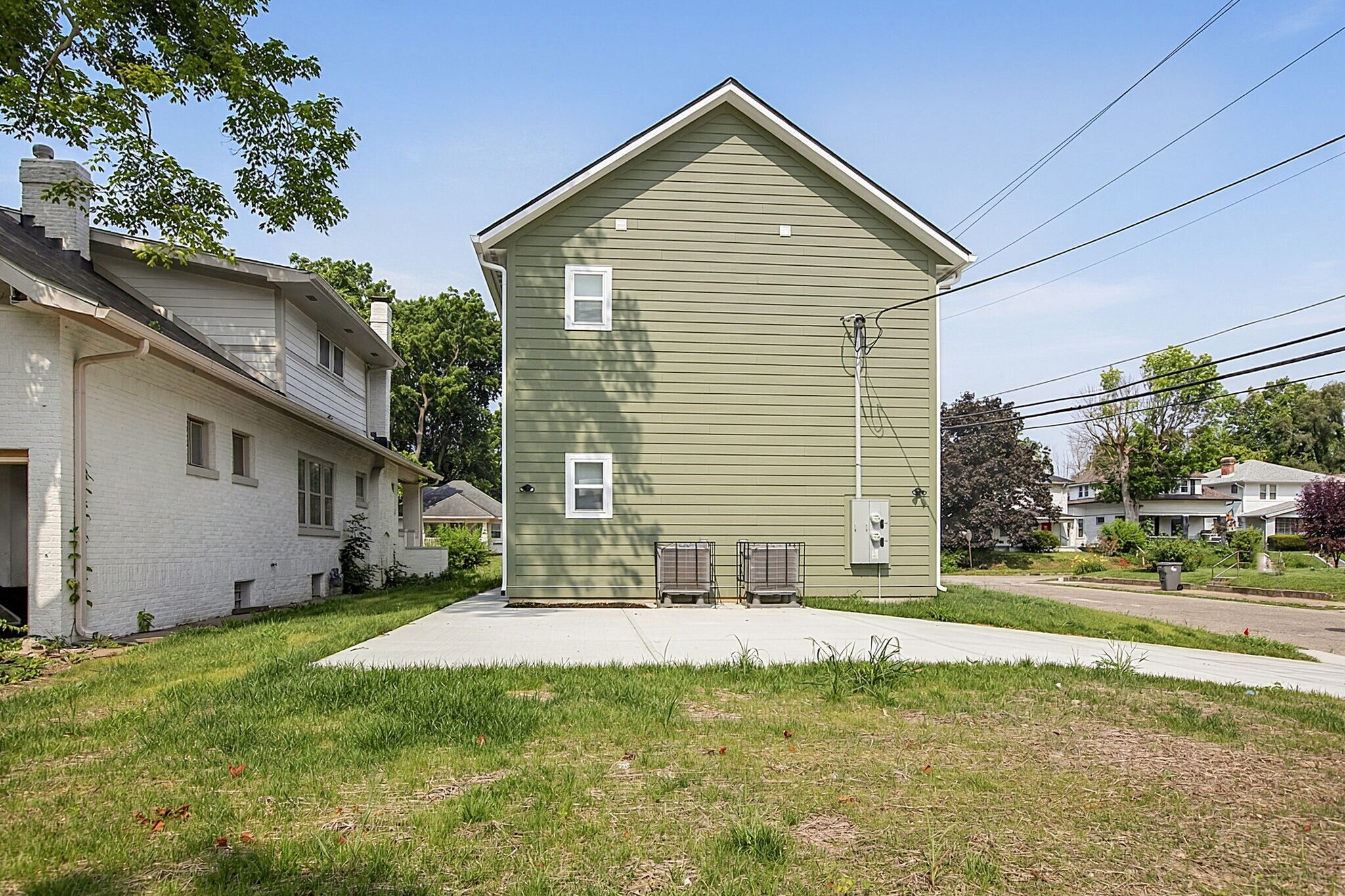 Building Photo - 3955 Rookwood Ave