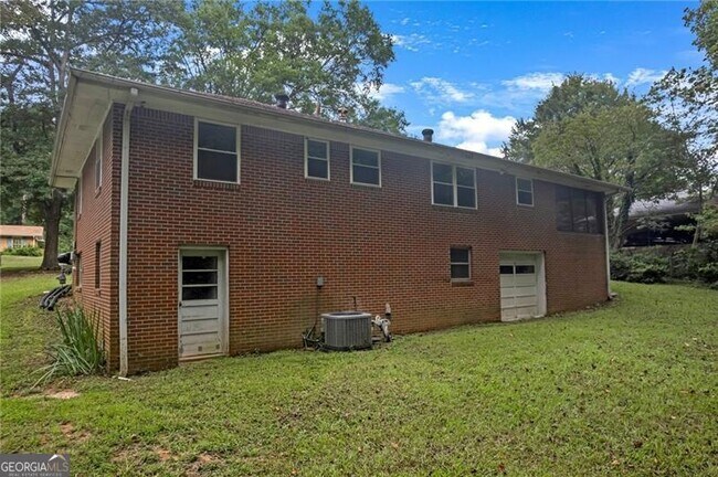 Building Photo - 5960 Brookdale Ln SW