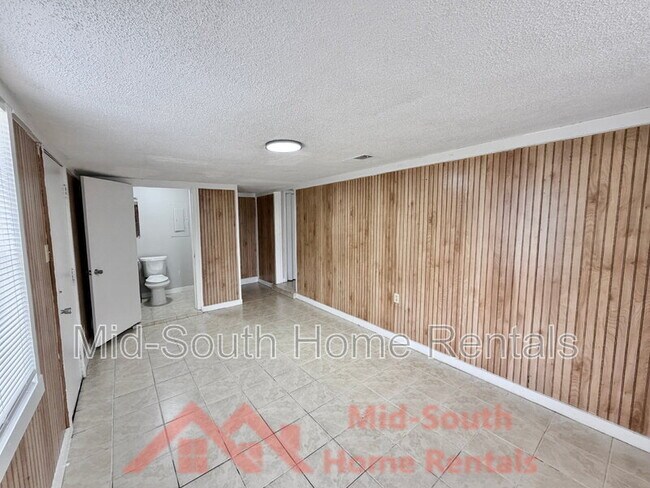 Building Photo - 474 Brockwood Cove