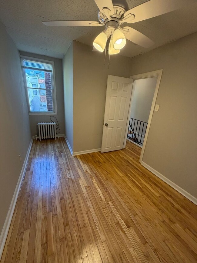 Building Photo - Move-In Ready 3BR/1BA South Philly Rowhome with In-Unit Laundry — 2 or 3BR Housing Choice Voucher...