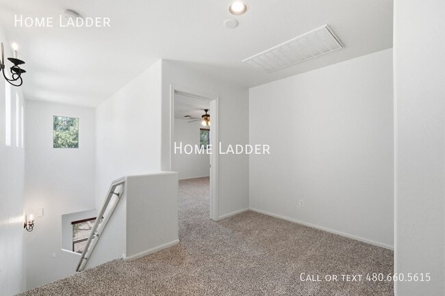 Building Photo - 1035 S Cheshire Ln