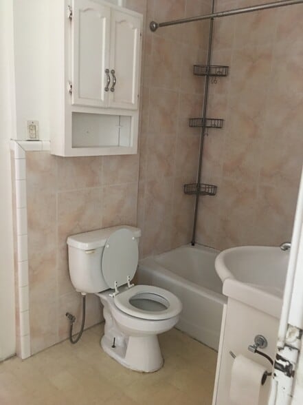 Building Photo - 3349 Herman Ave