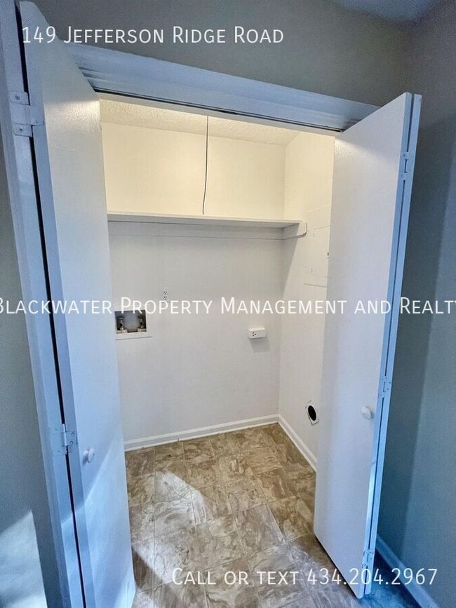 Building Photo - 149 Jefferson Ridge Rd