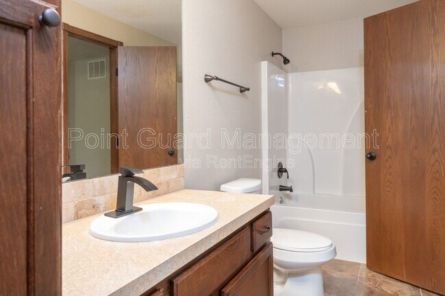 Building Photo - 711 Bristol Cir