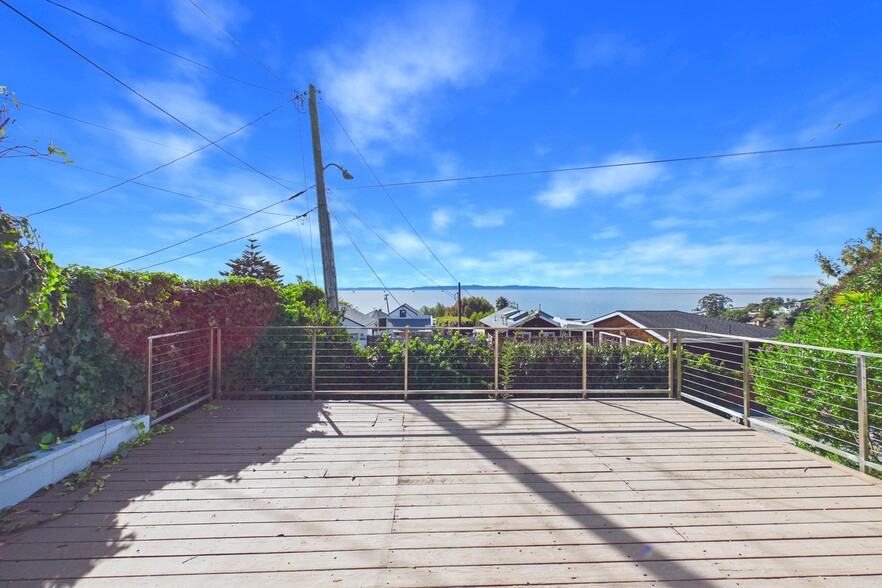 Building Photo - 2282 Whitney Ave