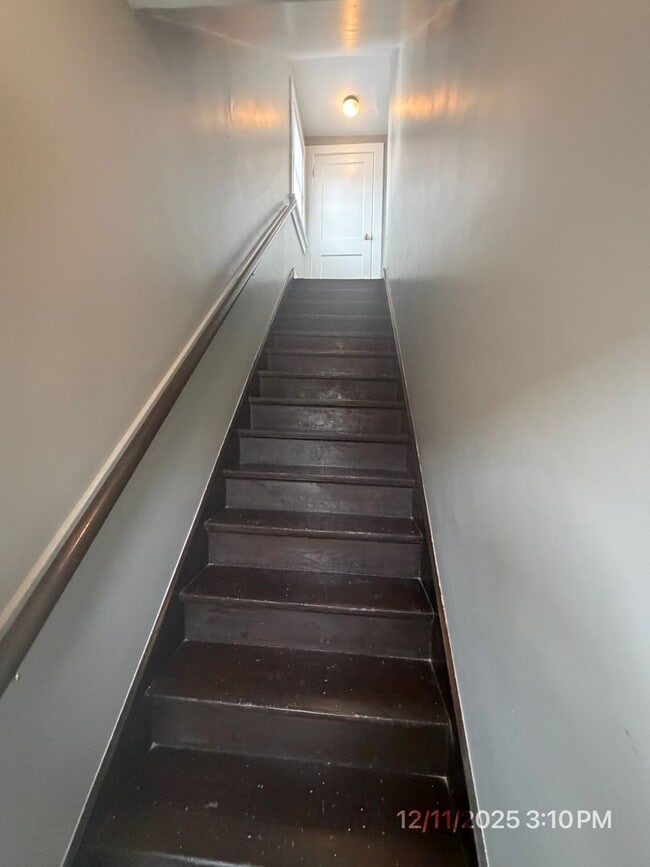 Building Photo - 2311 California Ave